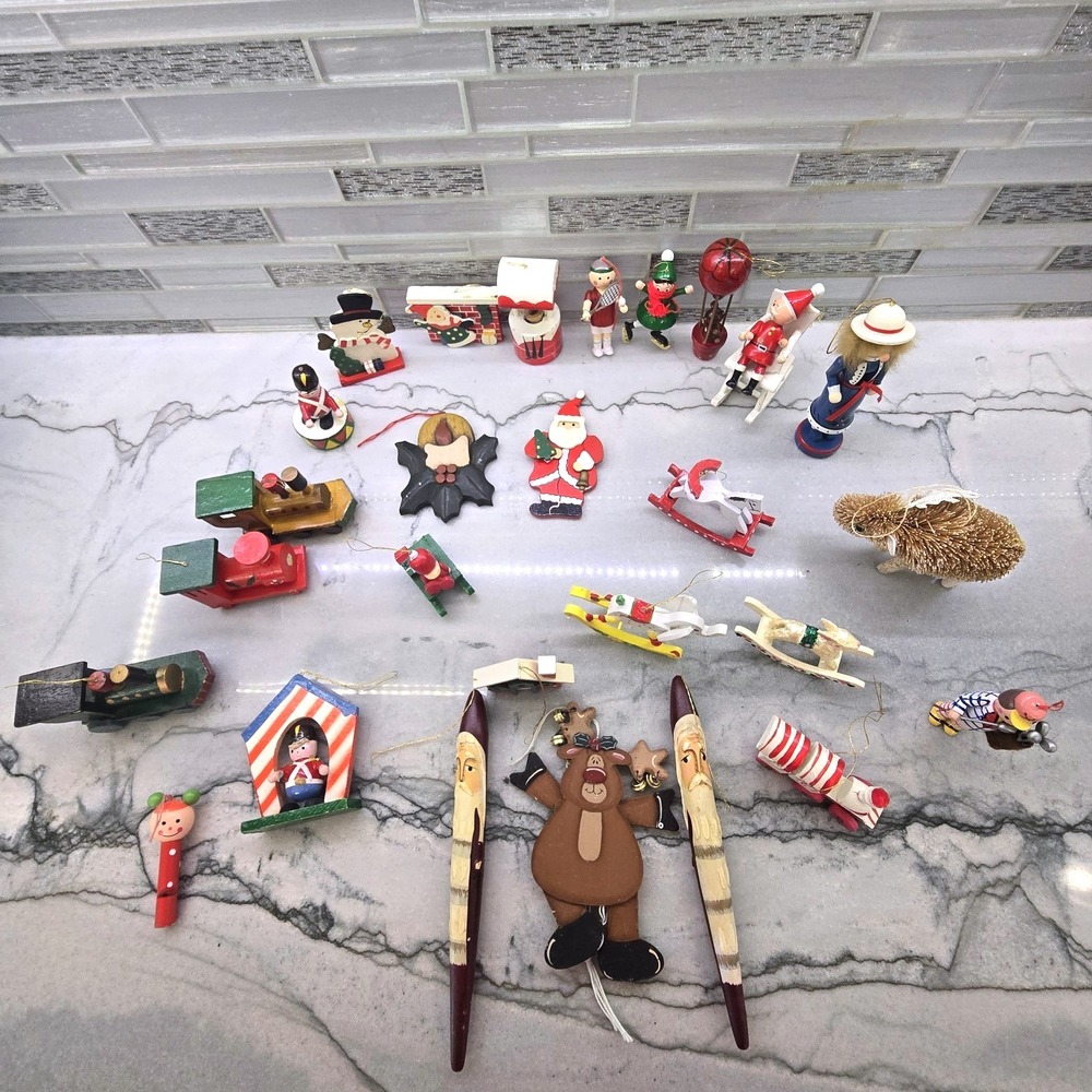 A Lot Off 27 VTG  Wood Hand‎ Painted Ornaments